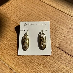 NEW Kendra Scott, Brenna gold earrings NWT